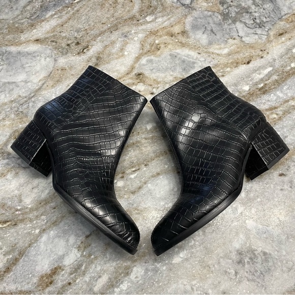 J.Mclaughlin Gwyneth Black Leather Croc-Embossed Ankle Boots Size 7.5 M - Picture 3 of 13